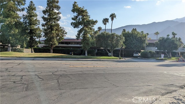 Detail Gallery Image 8 of 9 For 470 N Villa Ct #205,  Palm Springs,  CA 92262 - 1 Beds | 1 Baths