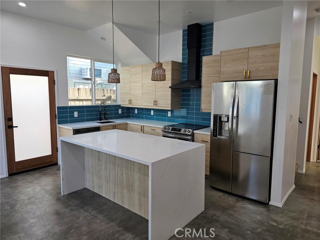 Detail Gallery Image 5 of 20 For 720 San Pascual Ave, Los Angeles,  CA 90042 - 3 Beds | 2 Baths