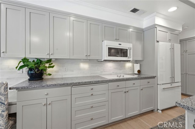 Detail Gallery Image 24 of 61 For 2134 Cottonwood Cir, Visalia,  CA 93277 - 4 Beds | 3 Baths