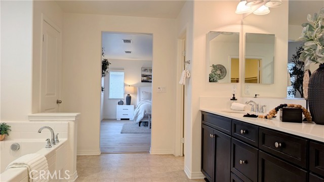 Detail Gallery Image 14 of 24 For 6341 Waterstone, Fontana,  CA 92336 - 4 Beds | 3 Baths