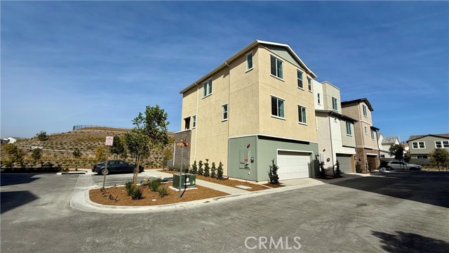 Detail Gallery Image 2 of 50 For 421 Aspen Road, Rancho Mission Viejo,  CA 92694 - 4 Beds | 3/1 Baths