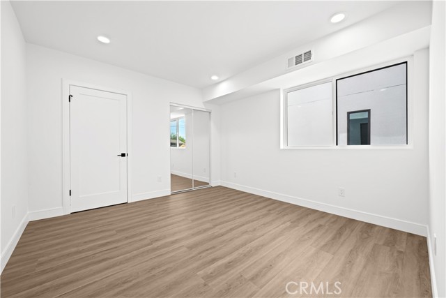 Detail Gallery Image 11 of 35 For 6700 Kester Ave, Van Nuys,  CA 91405 - 5 Beds | 4 Baths