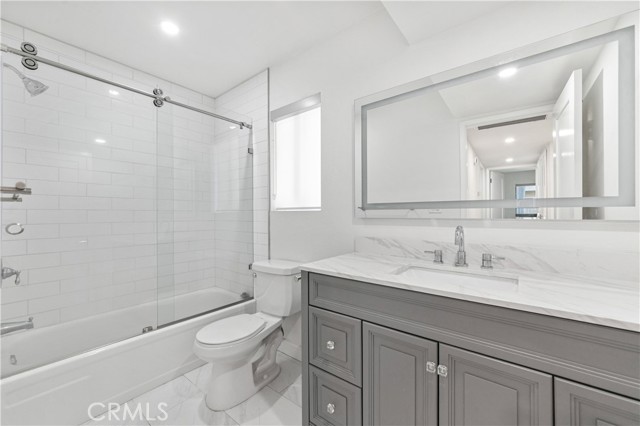 Detail Gallery Image 12 of 38 For 15215 Magnolia Bld, Sherman Oaks,  CA 91403 - 2 Beds | 2 Baths