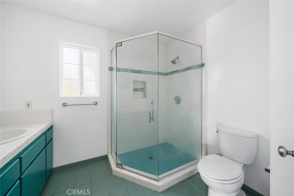 https://media.crmls.org/medias/a609bbcd-49d6-4c3c-b554-464692e31b2d.jpg?preset=X-Large
