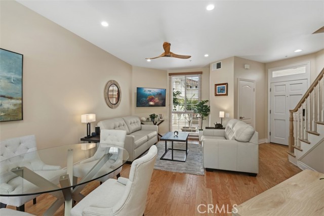 Detail Gallery Image 5 of 23 For 2101 E 15th St #7,  Newport Beach,  CA 92663 - 2 Beds | 1/1 Baths