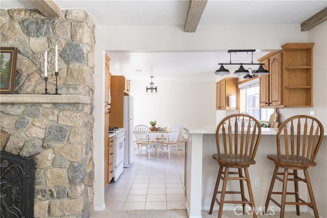 262 State Highway 173, Lake Arrowhead CA: https://media.crmls.org/medias/a60a9331-d0b4-4cff-9d25-fa359838d926.jpg