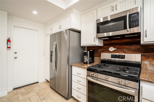 Detail Gallery Image 8 of 54 For 7962 Southwind, Huntington Beach,  CA 92648 - 3 Beds | 2/1 Baths