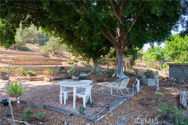 2475 Sunset Drive, Riverside CA: https://media.crmls.org/medias/a60bbc55-3a51-4184-9043-5690fdd37122.jpg