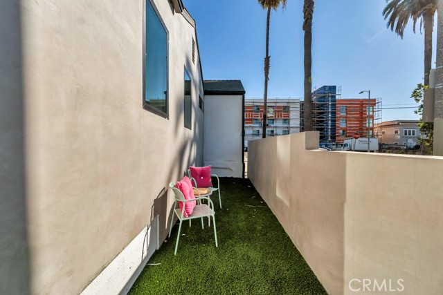 Detail Gallery Image 4 of 19 For 5105 N Raleigh St, Los Angeles,  CA 90004 - 1 Beds | 1 Baths