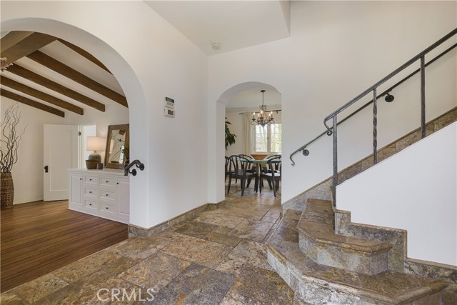 Detail Gallery Image 6 of 63 For 516 E Stocker St, Glendale,  CA 91207 - 4 Beds | 3 Baths