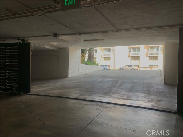 Detail Gallery Image 29 of 32 For 425 S Catalina Ave #4,  Redondo Beach,  CA 90277 - 3 Beds | 3 Baths