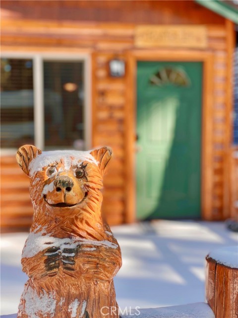 Detail Gallery Image 2 of 11 For 821 W Rainbow Bld, Big Bear City,  CA 92314 - 2 Beds | 1 Baths
