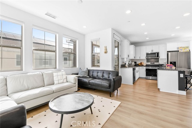 Detail Gallery Image 3 of 31 For 8475 Forest Park, Chino,  CA 91708 - 2 Beds | 2/1 Baths