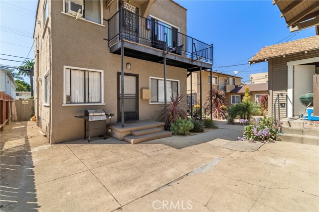 833 Cherry Avenue, Long Beach CA: https://media.crmls.org/medias/a60fe362-d6cb-4d90-8f52-94449d763f23.jpg