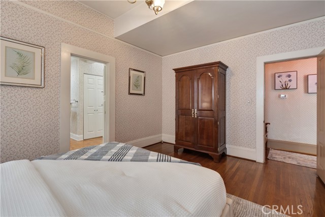211 E Virginia Avenue, Glendora CA: https://media.crmls.org/medias/a6101c86-6d97-40ff-a39b-131177e43cfd.jpg