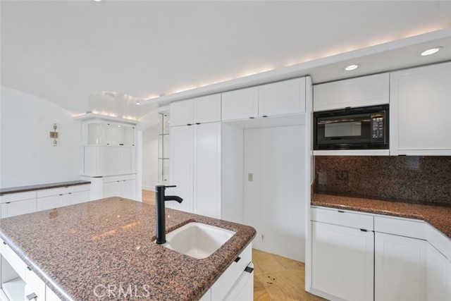 411 Goldenrod, Corona del Mar CA: https://media.crmls.org/medias/a61031e4-0b32-4e0f-8171-7f40b08d595e.jpg