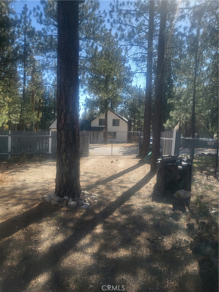 https://media.crmls.org/medias/a611d489-67c6-417e-960d-809f4d23cb66.jpg?preset=X-Large