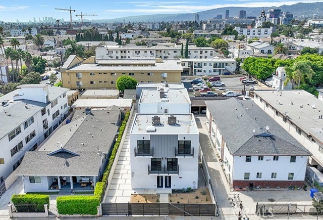 Detail Gallery Image 28 of 35 For 1213 N. Kingsley Dr #1213 1/2,  Los Angeles,  CA 90029 - 4 Beds | 4 Baths