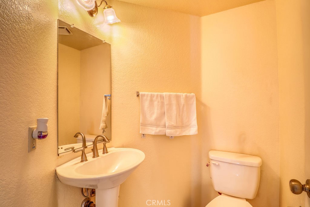 https://media.crmls.org/medias/a6140174-ce4a-4e14-a9e8-d37b64b144d5.jpg?preset=X-Large