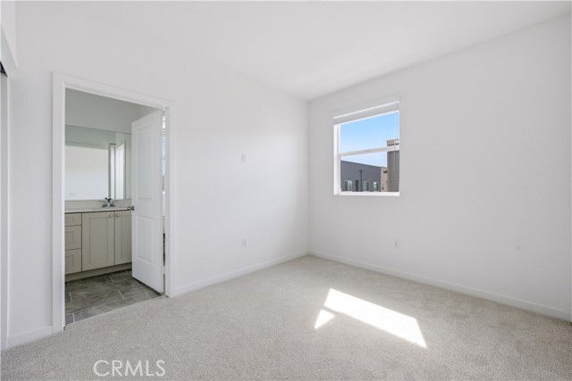 Detail Gallery Image 25 of 31 For 9427 N Sepulveda Blvd. #5,  North Hills,  CA 91343 - 3 Beds | 2/1 Baths