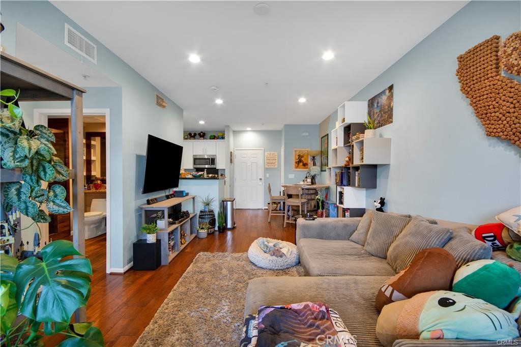 1801 E Katella Avenue #4049