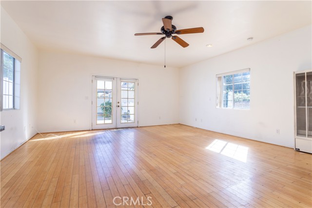 Detail Gallery Image 45 of 74 For 9826 Columbus, North Hills,  CA 91343 - 7 Beds | 5/1 Baths