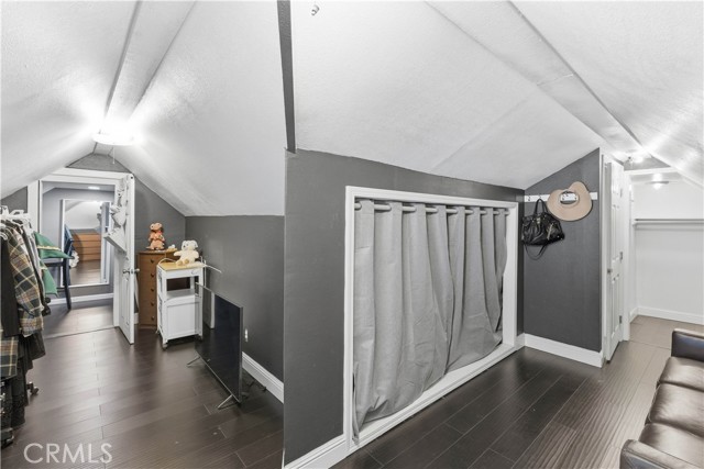 Detail Gallery Image 20 of 43 For 12232 Truesdale, Sun Valley,  CA 91352 - 5 Beds | 4 Baths