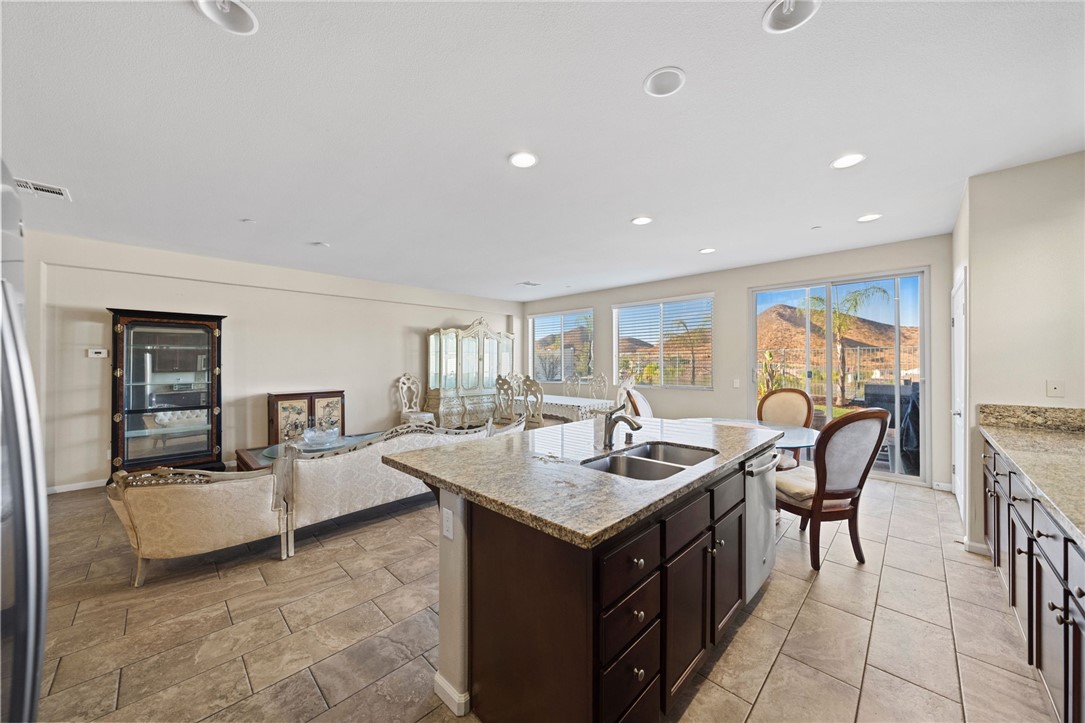 Detail Gallery Image 14 of 75 For 36400 Yarrow Ct, Lake Elsinore,  CA 92532 - 4 Beds | 3/1 Baths