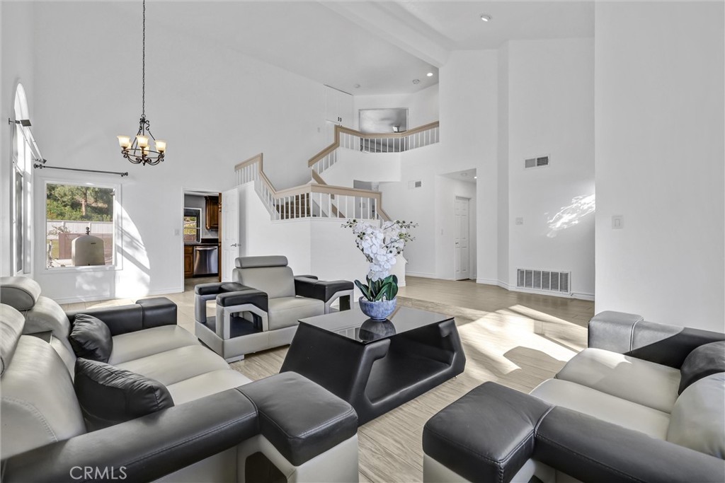 MLS #OC25267524 image #1