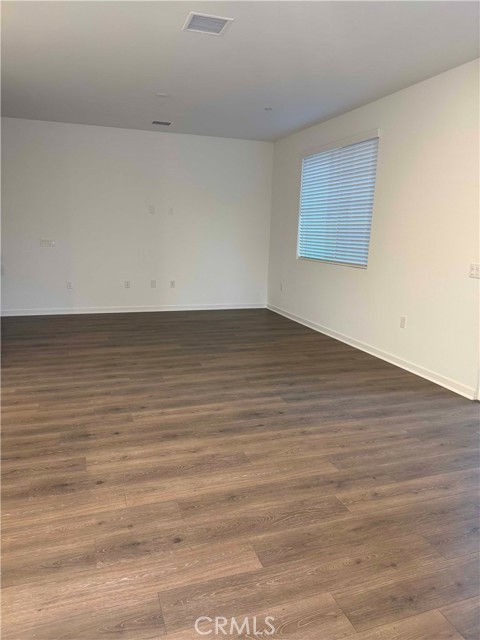 Detail Gallery Image 4 of 21 For 32879 Manhattan Ave, Winchester,  CA 92596 - 4 Beds | 2/1 Baths