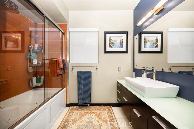 1006 W Pioneer Drive, Anaheim CA: https://media.crmls.org/medias/a6178b50-c989-412a-88ff-27d303fe09d9.jpg