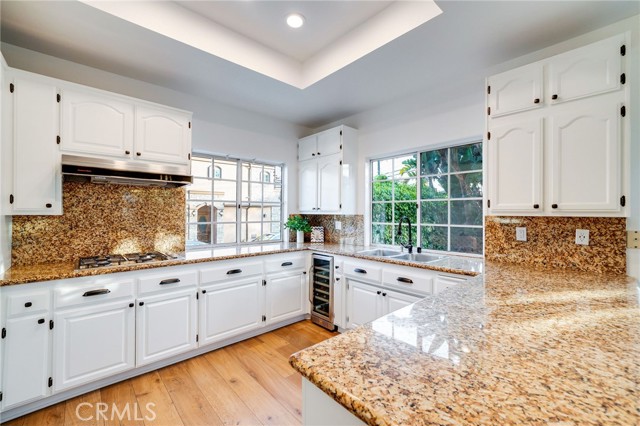 1119 9th Street, Hermosa Beach, California 90254, 5 Bedrooms Bedrooms, ,2 BathroomsBathrooms,Residential,Sold,9th,SB22164330