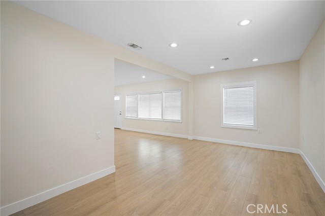 8302 Webb Avenue, Sun Valley CA: https://media.crmls.org/medias/a618617b-4d1d-46f7-a384-1c2fd5fa5b20.jpg
