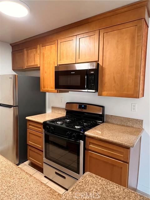 Detail Gallery Image 12 of 28 For 20327 Saticoy St #202,  Winnetka,  CA 91306 - 1 Beds | 1 Baths