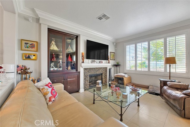 Detail Gallery Image 12 of 67 For 27641 Atlas Ln, Canyon Country,  CA 91351 - 4 Beds | 2/1 Baths