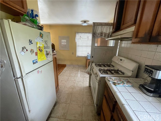 816 E 246th Street, Wilmington, CA, 90744 816 E 246th Street, Wilmington, CA, 90744