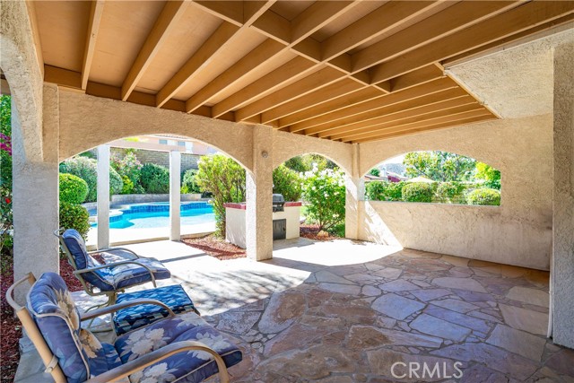 28852 Woodside Drive, Saugus CA: https://media.crmls.org/medias/a61981c3-2172-4a9d-8526-e24d58903140.jpg