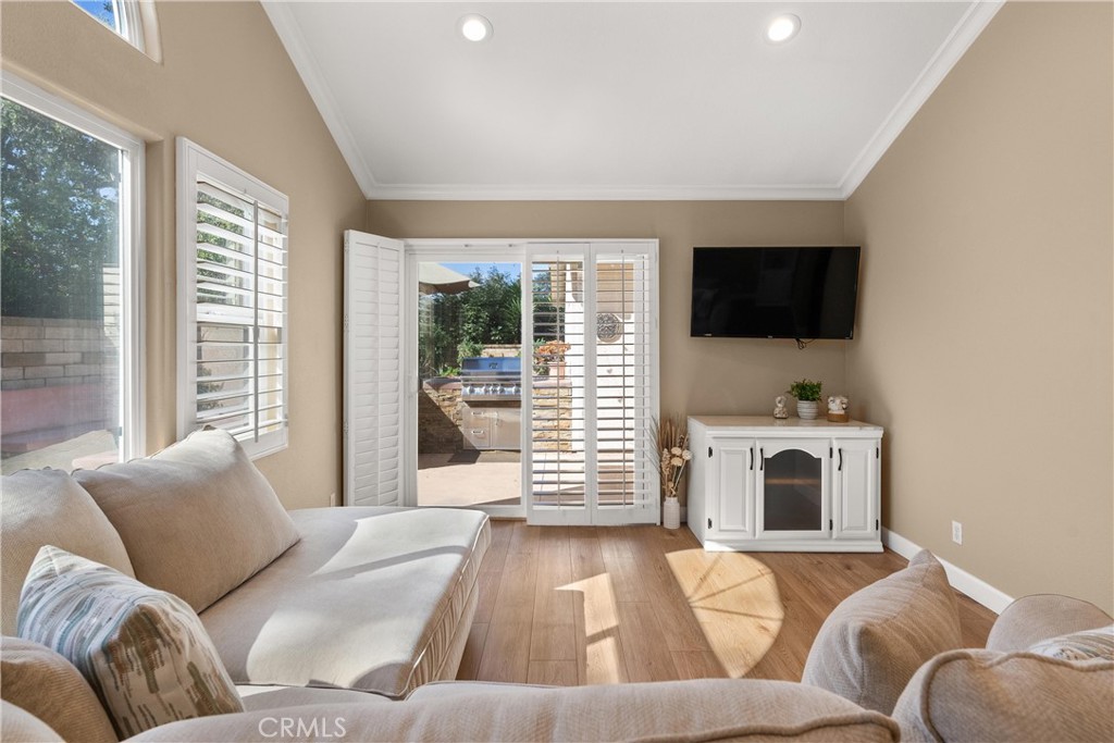 MLS #OC25233783 image #17