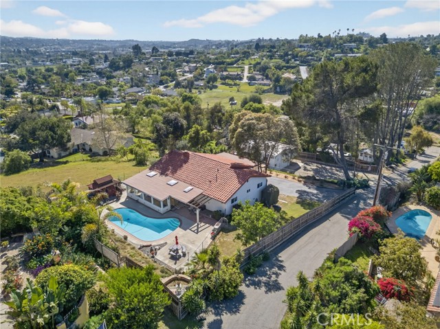 Detail Gallery Image 4 of 69 For 1528 York Dr, Vista,  CA 92084 - 3 Beds | 2 Baths