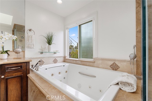 2000 Walnut Avenue, Manhattan Beach CA: https://media.crmls.org/medias/a61b2590-7d09-40e5-a3e6-c2bd61cd07e1.jpg