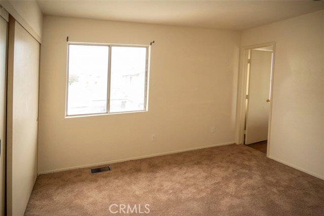 Detail Gallery Image 7 of 11 For 15744 Bear Valley Rd, Victorville,  CA 92395 - 2 Beds | 2/1 Baths