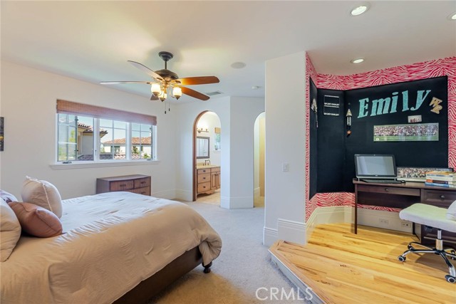 Image 34 of 74 For 25532 Oak Meadow Drive