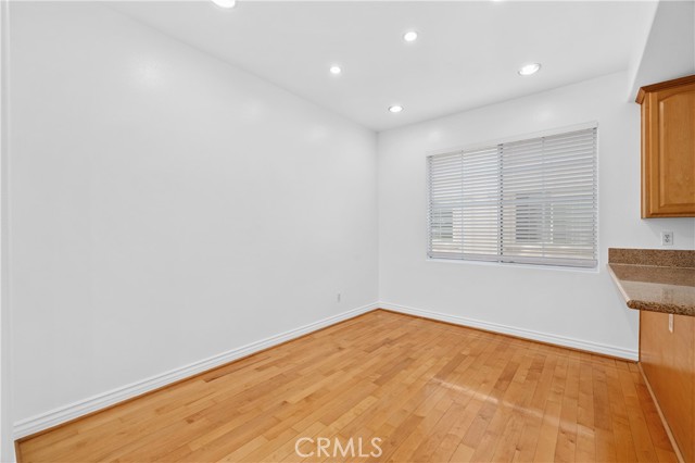 Detail Gallery Image 29 of 39 For 4838 Elmwood #7,  Los Angeles,  CA 90004 - 3 Beds | 3 Baths