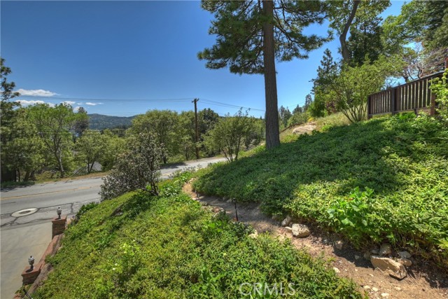 Detail Gallery Image 12 of 75 For 27554 North Bay Rd, Lake Arrowhead,  CA 92352 - 4 Beds | 2/2 Baths
