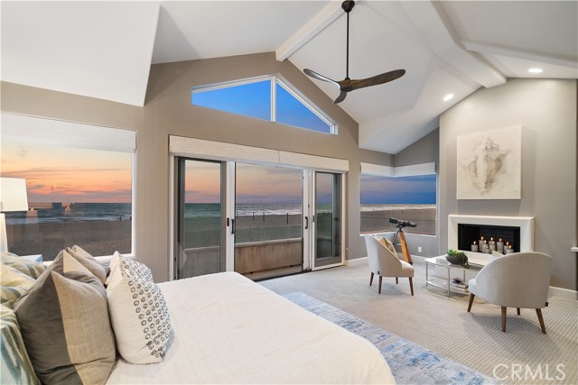 Detail Gallery Image 5 of 47 For 6610 W Oceanfront, Newport Beach,  CA 92663 - 3 Beds | 3/1 Baths