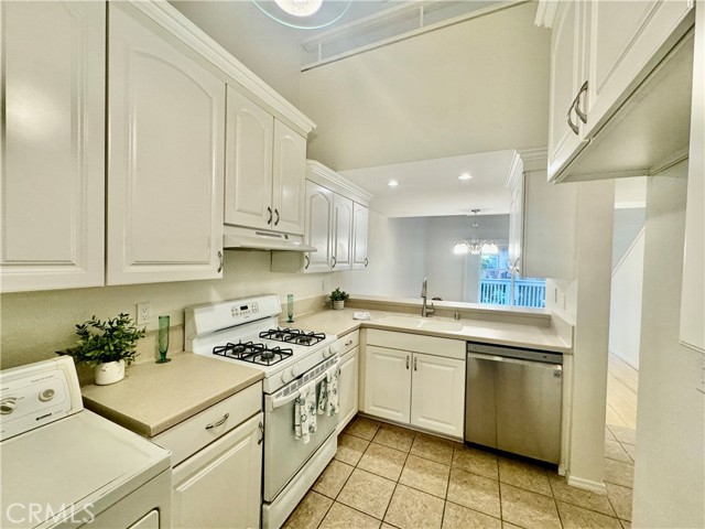 Detail Gallery Image 8 of 42 For 7120 Carlson Cir #264,  Canoga Park,  CA 91303 - 1 Beds | 1 Baths