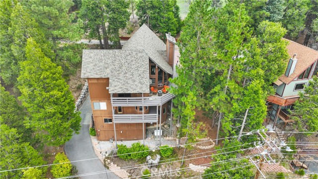 825 Grass Valley Road, Lake Arrowhead CA: https://media.crmls.org/medias/a61f9fc7-4423-475f-82f2-efe3e4dafd14.jpg