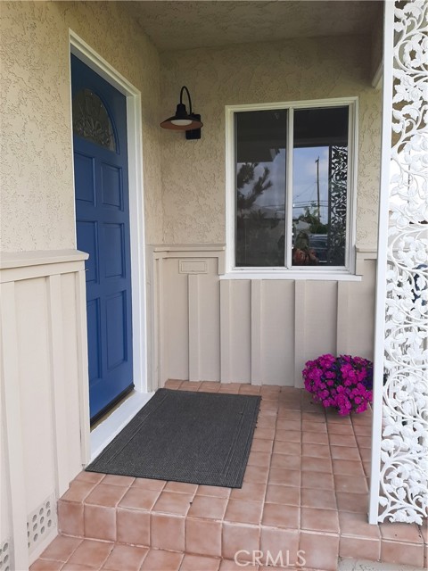 9864 Van Ruiten Street, Bellflower CA: https://media.crmls.org/medias/a6204054-0c80-4236-89a1-c84d41781fcf.jpg