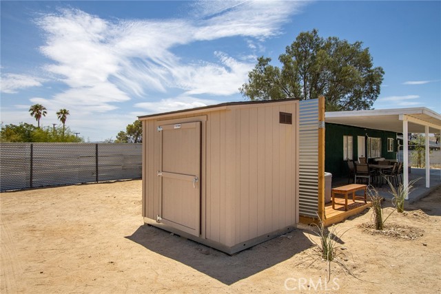 4574 Avenida Del Sol, Joshua Tree CA: https://media.crmls.org/medias/a6207178-3204-44fb-9705-a107da22a7b5.jpg