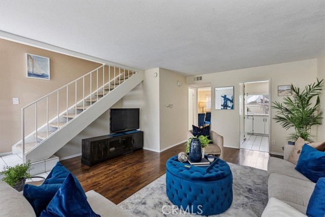 Detail Gallery Image 4 of 27 For 85 Oval Rd #3,  Irvine,  CA 92604 - 2 Beds | 2 Baths